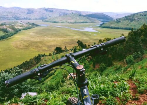 2 DAYS CYCLING THE SHORES OF TWIN LAKES, MUSANZE