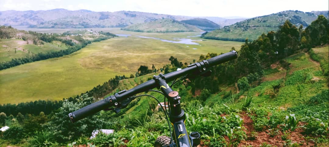 2 DAYS CYCLING THE SHORES OF TWIN LAKES, MUSANZE